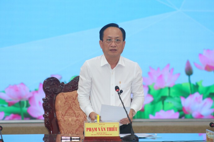 Ông Phạm Văn Thiều - Chủ tịch UBND tỉnh phát biểu tại buổi họp báo.