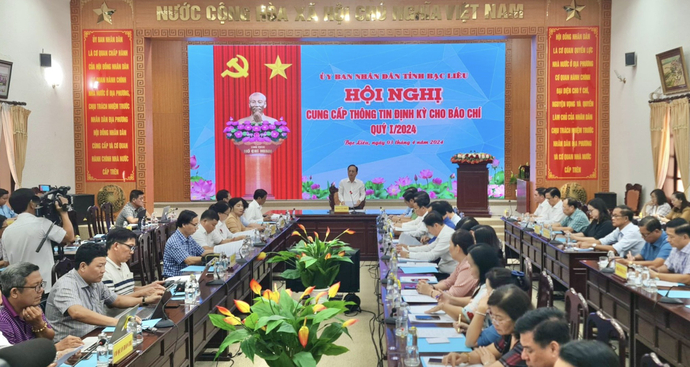 Quang cảnh buổi họp báo.