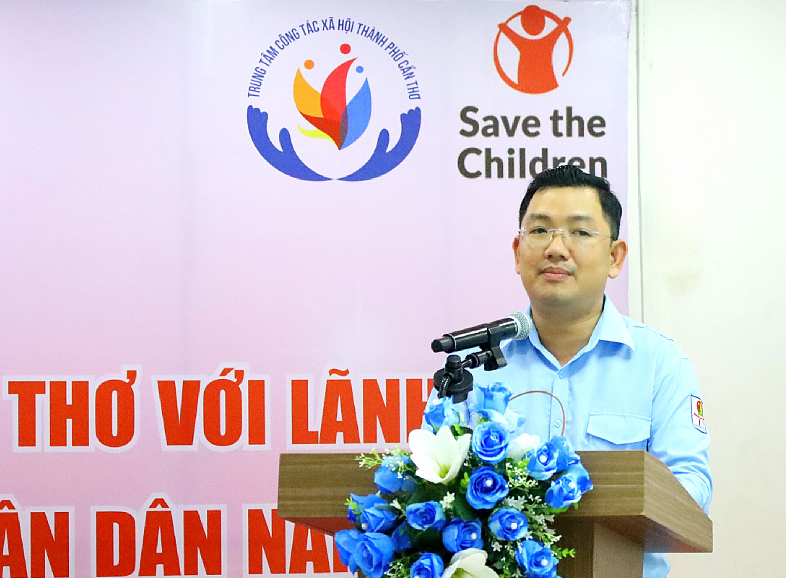 Anh Lâm Văn Tân – Phó Bí thư thường trực Thành đoàn, Hội đồng Đội TP. Cần Thơ phát biểu khai mạc chương trình.