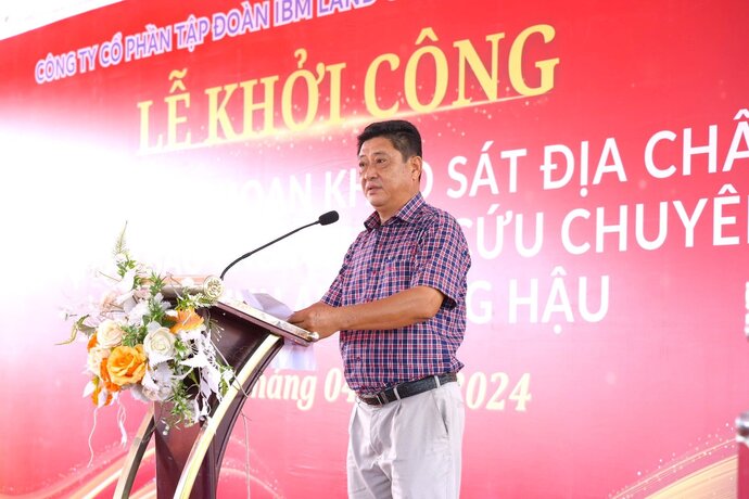 Ông Huỳnh Thanh An - Phó chủ tịch Thường trực huyện Cù Lao Dung phát biểu tại buổi Lễ.