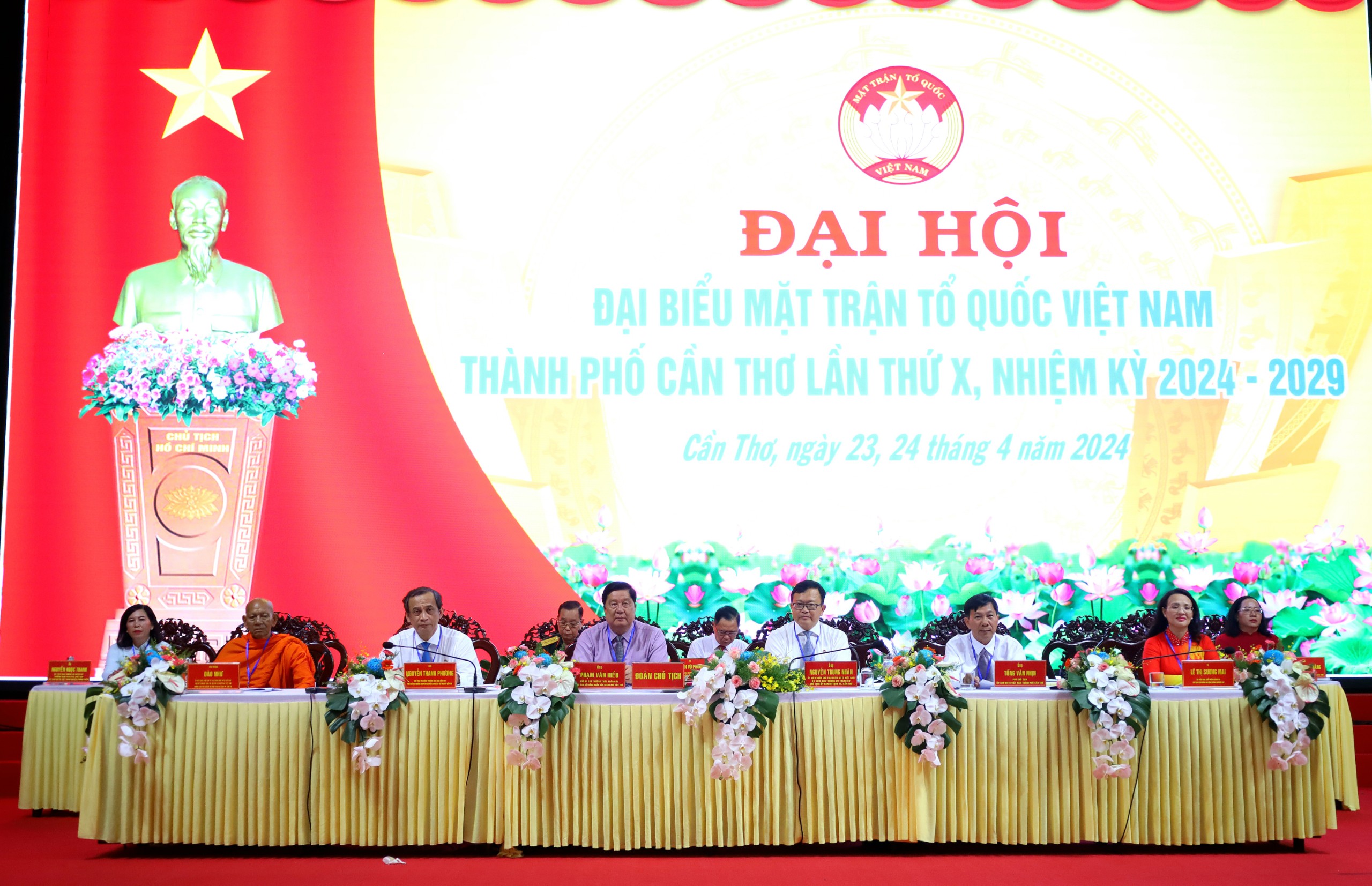 Đoàn chủ tịch Đại hội đại biểu MTTQ Việt Nam TP Cần Thơ lần thứ X, nhiệm kỳ 2024-2029.