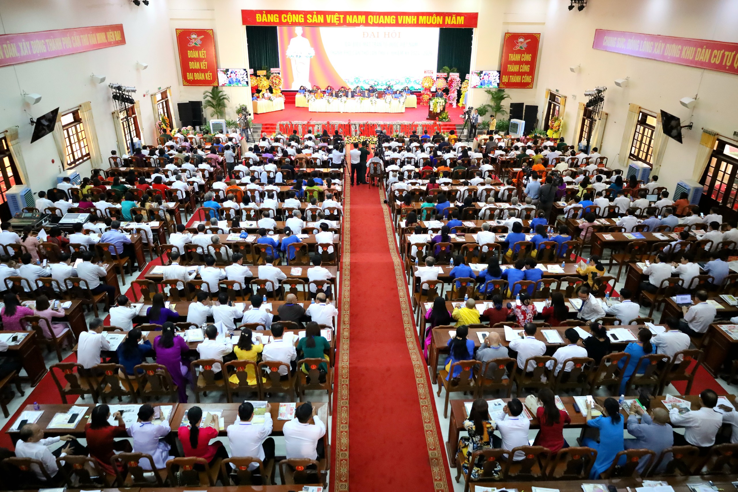 Toàn cảnh Đại hội đại biểu MTTQ Việt Nam TP. Cần Thơ lần thứ X, nhiệm kỳ 2024 – 2029.