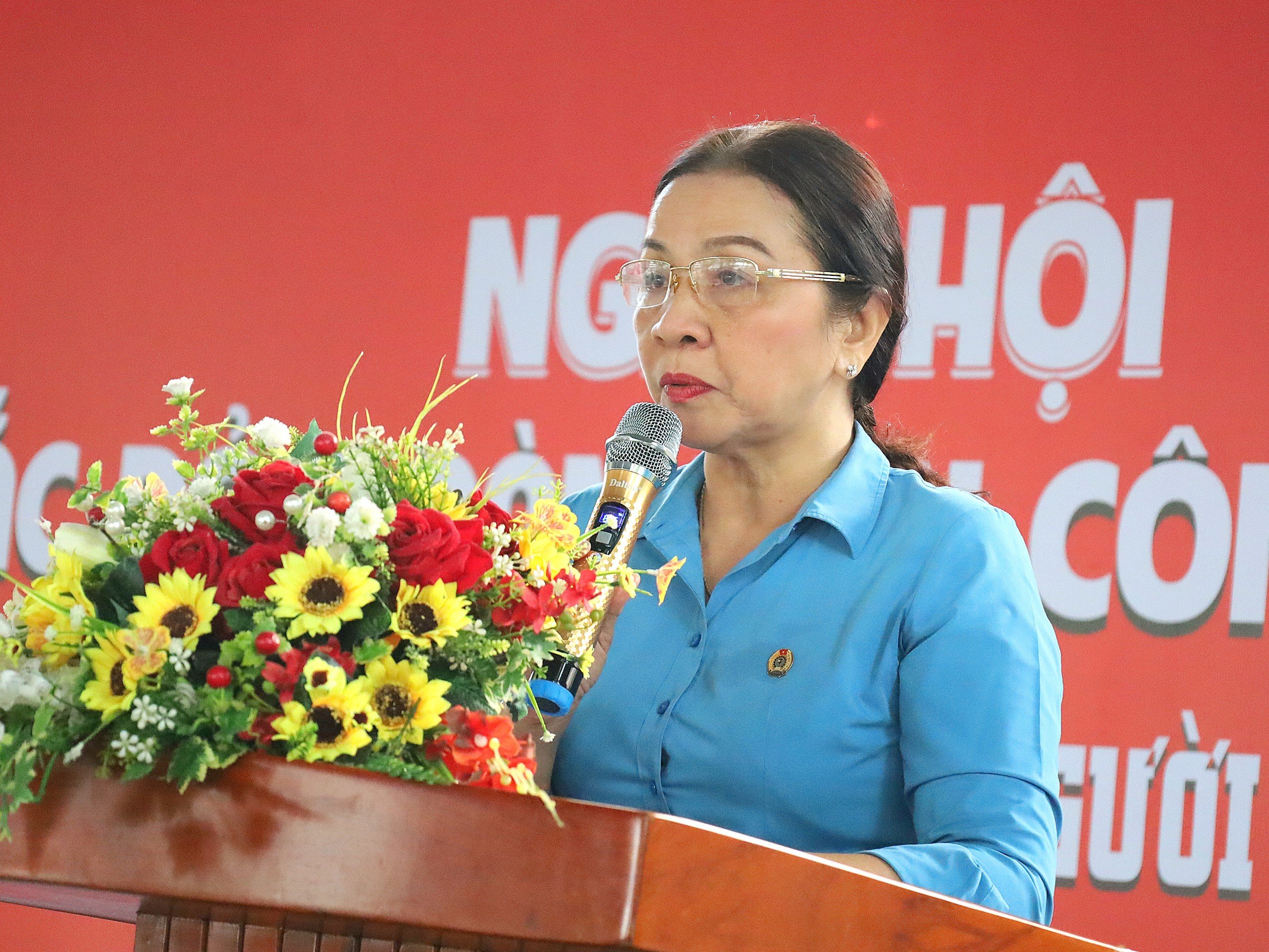 Bà Huỳnh Thị Hiền - Phó Chủ tịch thường trực Liên đoàn Lao động TP. Cần Thơ phát biểu tại ngày hội.