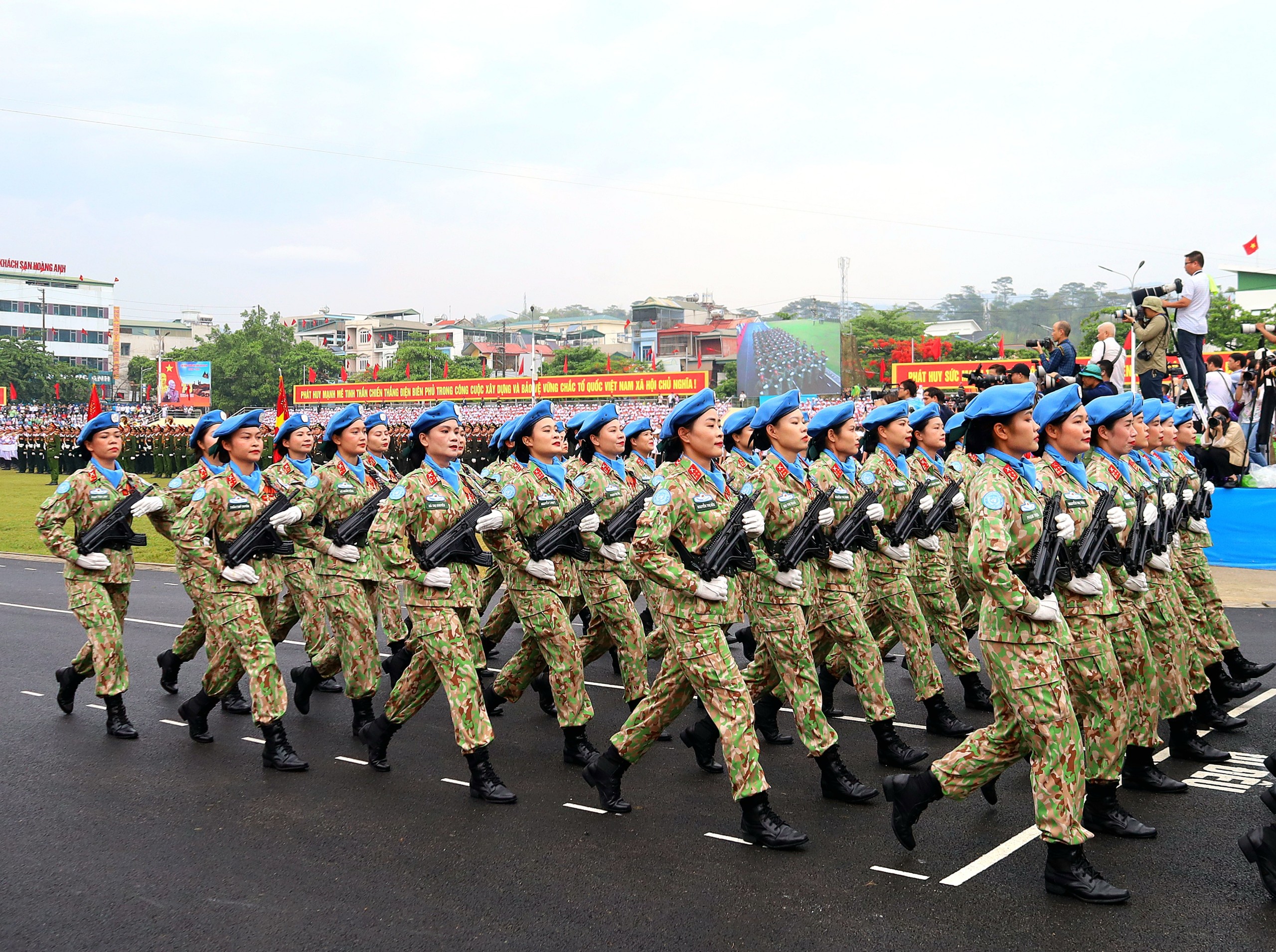Khối nữ sĩ quan Lực lượng gìn giữ hòa bình.