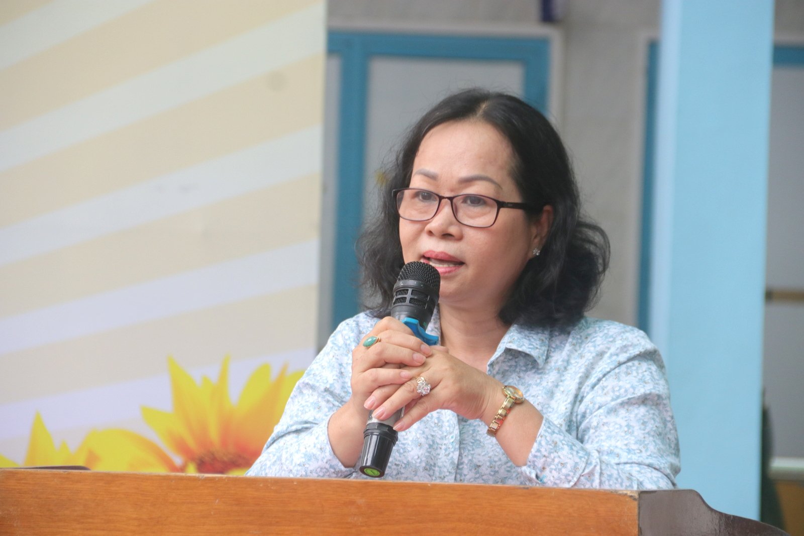 Bà Võ Thị Song Thu - Phó Hiệu trưởng Trường Phổ thông Thái Bình Dương phát biểu tại chương trình.