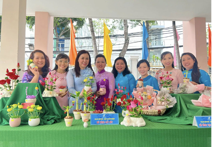 Hội LHPN quận Ninh Kiều hỗ trợ vốn, kết nối tiêu thụ sản phẩm, giúp nghệ nhân sáng tạo ra nhiều sản phẩm nghệ thuật, góp phần gìn giữ nghề thủ công. Ảnh: Hội LHPN quận Ninh Kiều.