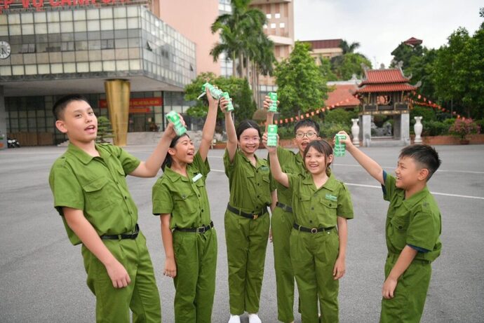 Vinamilk góp thêm niềm vui cho mùa hè ý nghĩa của các “chiến sĩ công án nhí”.