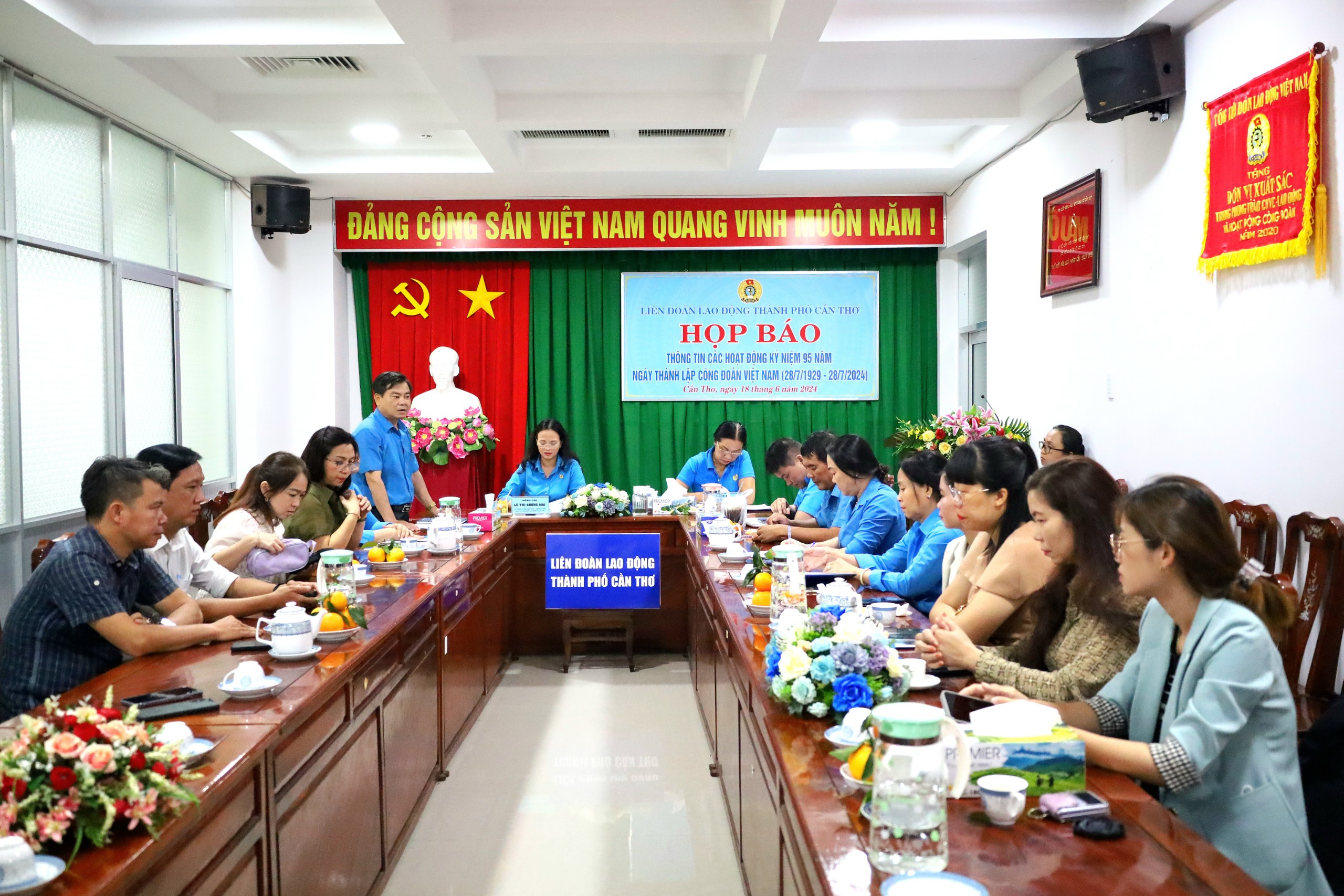 Quang cảnh buổi họp thông tin các hoạt động kỷ niệm 95 năm ngày thành lập Công đoàn Việt Nam (28/7/1929 - 28/7/2024).