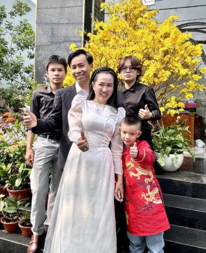 Hoa hậu Võ Thị Ngọc Giàu sum vầy bên gia đình nhân dịp tết nguyên đán 2024