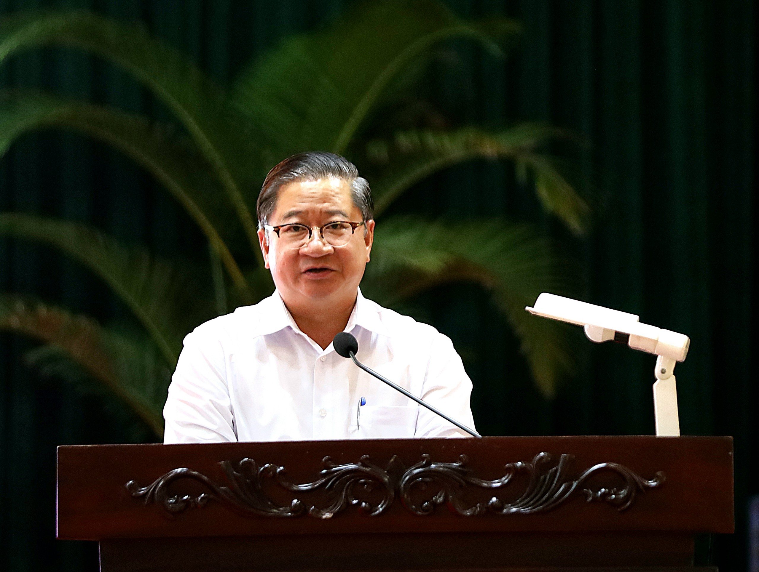 Ông Trần Việt Trường - Phó Bí thư Thành ủy, Chủ tịch UBND TP. Cần Thơ phát biểu kết luận hội nghị.