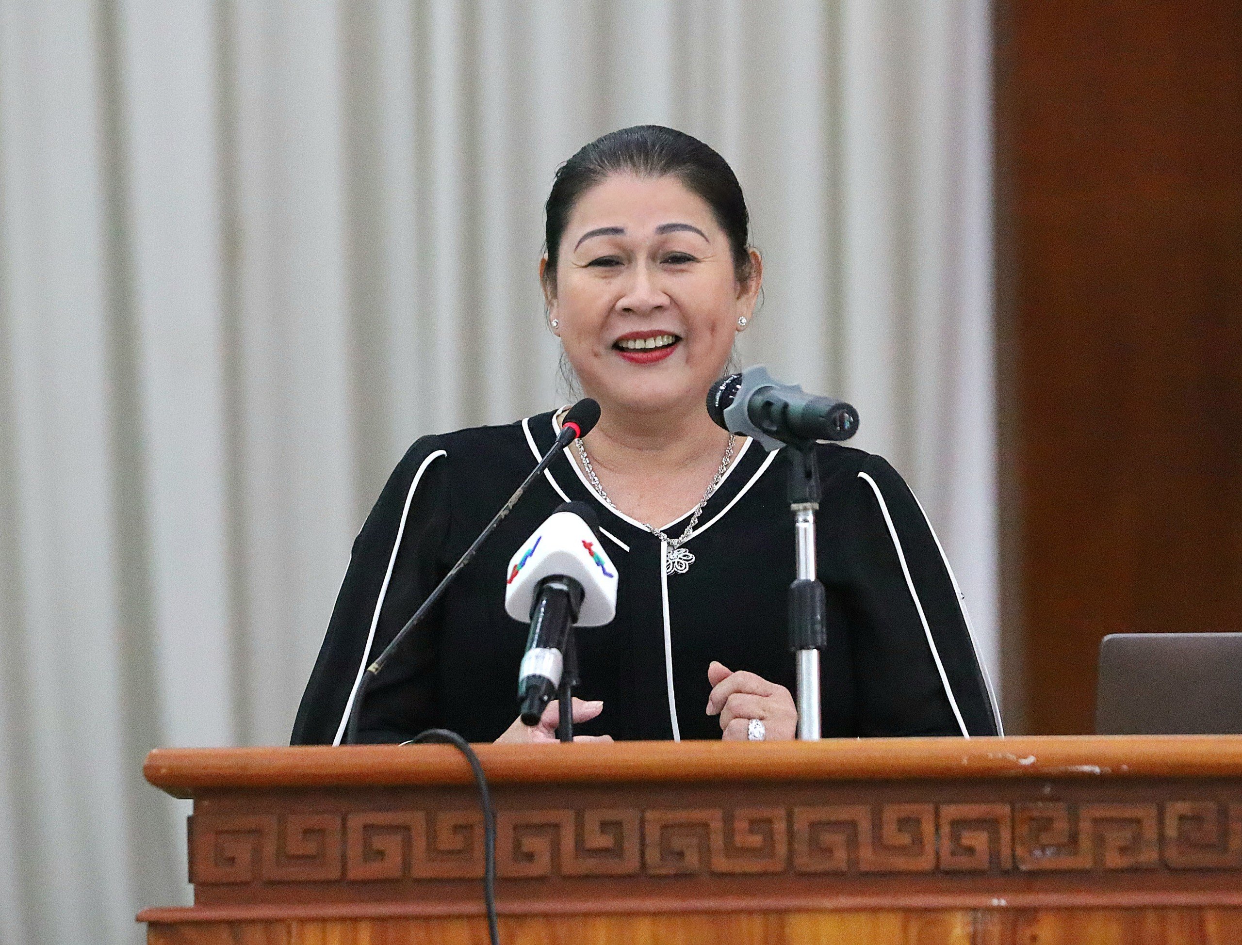 Bà Nguyễn Thị Lý - Phó Giám đốc Sở VHTTDL tỉnh Hậu Giang phát biểu tại hội thảo.