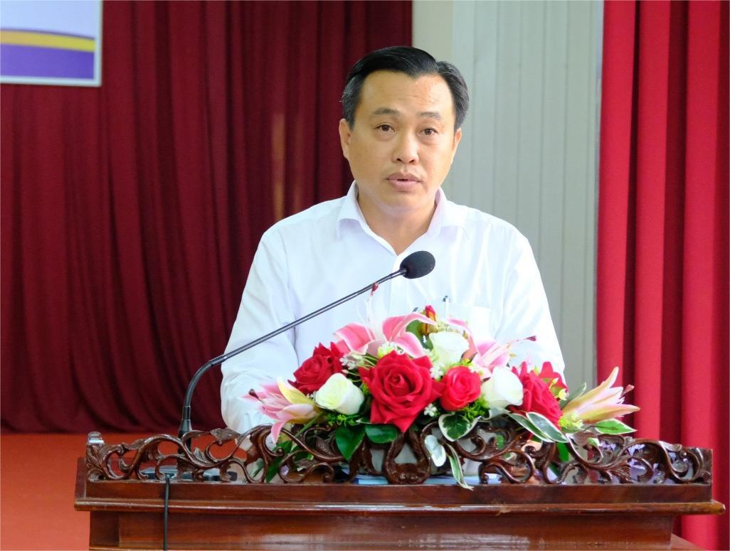 Ông Nguyễn Hồng Hà - Phó Trưởng Ban Dân vận Thành ủy Cần Thơ phát biểu tại hội nghị.