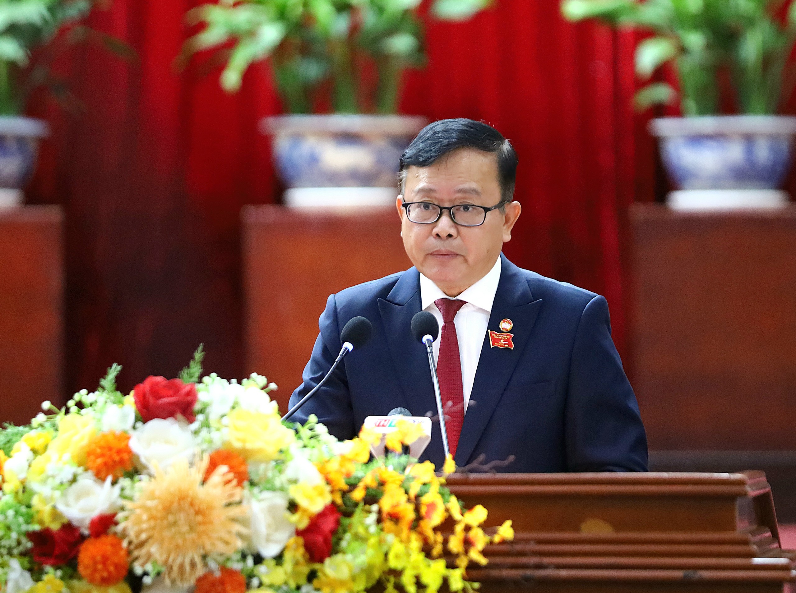Ông Nguyễn Trung Nhân - Ủy viên BTV Thành ủy, Chủ tịch Ủy ban MTTQ Việt Nam TP. Cần Thơ phát biểu tham gia xây dựng chính quyền và những đề xuất kiến nghị.