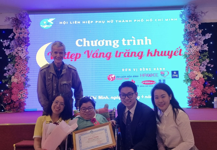 Ba luôn có mặt ở mọi sự kiện của chị Thảo