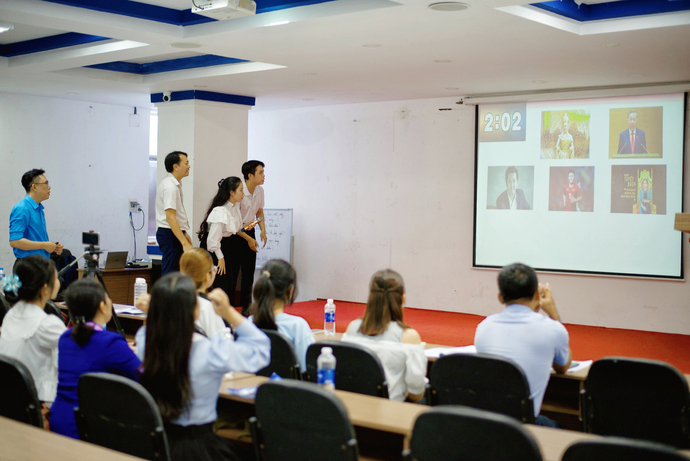 Lớp học thu hút đông học viên đăng ký tham gia.