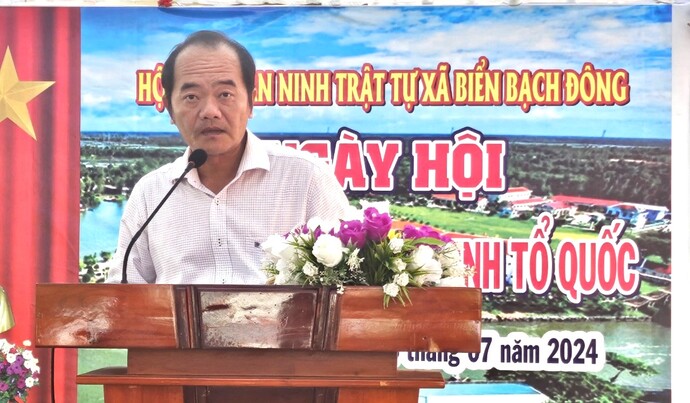 Ông Trần Minh Nhân - Huyện ủy viên, Phó chủ tịch UBND huyện Thới Bình ( Cà Mau) phát biểu tại buổi lễ.