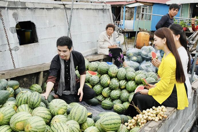 Nhiều mặt hàng nông sản được giới thiệu đến du khách gần xa tại Ngày hội. Ảnh: Phương Trọng.