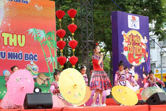 Chương trình nghệ thuật với các tiết mục được đầu tư chỉn chu và công phu nhằm mang đến buổi tiệc âm thanh đầy màu sắc cho các em thiếu nhi.