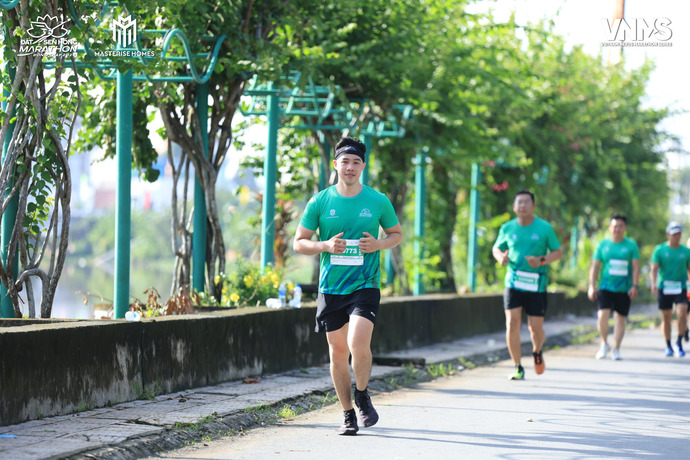 Anh Nguyễn Hoàng Vy (Đồng Tháp) chạy trên chính quê hương của mình.