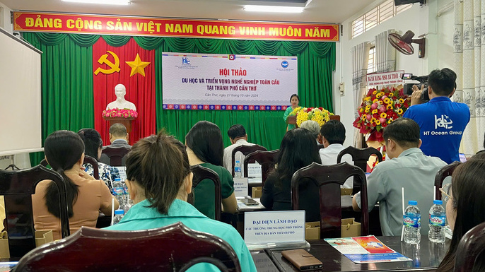 Đại biểu tham dự hội thảo