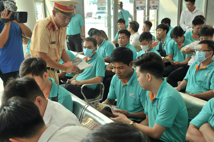 “An toàn giao thông – Hạnh phúc cho toàn dân”