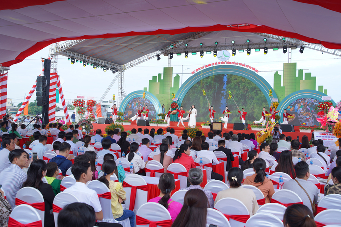 Quang cảnh lễ khai mạc.