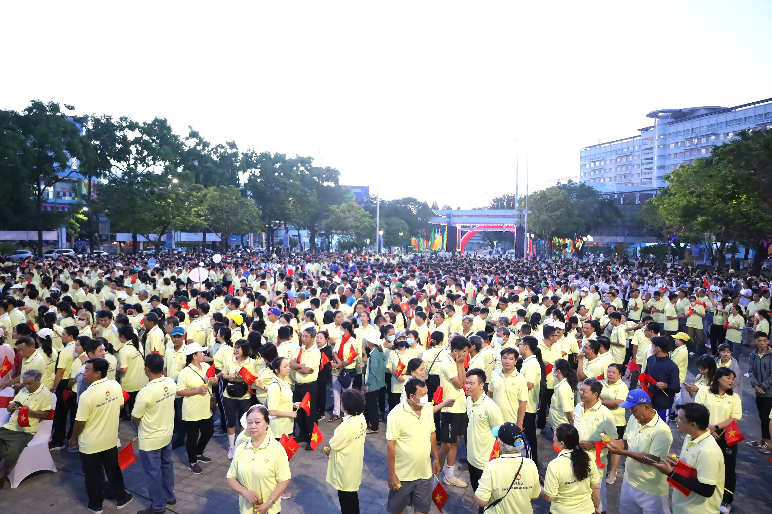 Chương trình đi bộ “Đồng hành vì người nghèo”, hưởng ứng Phong trào thi đua “Chung tay xóa nhà tạm, nhà dột nát” lần 2 năm 2024 với sự tham gia của hơn 3000 người.