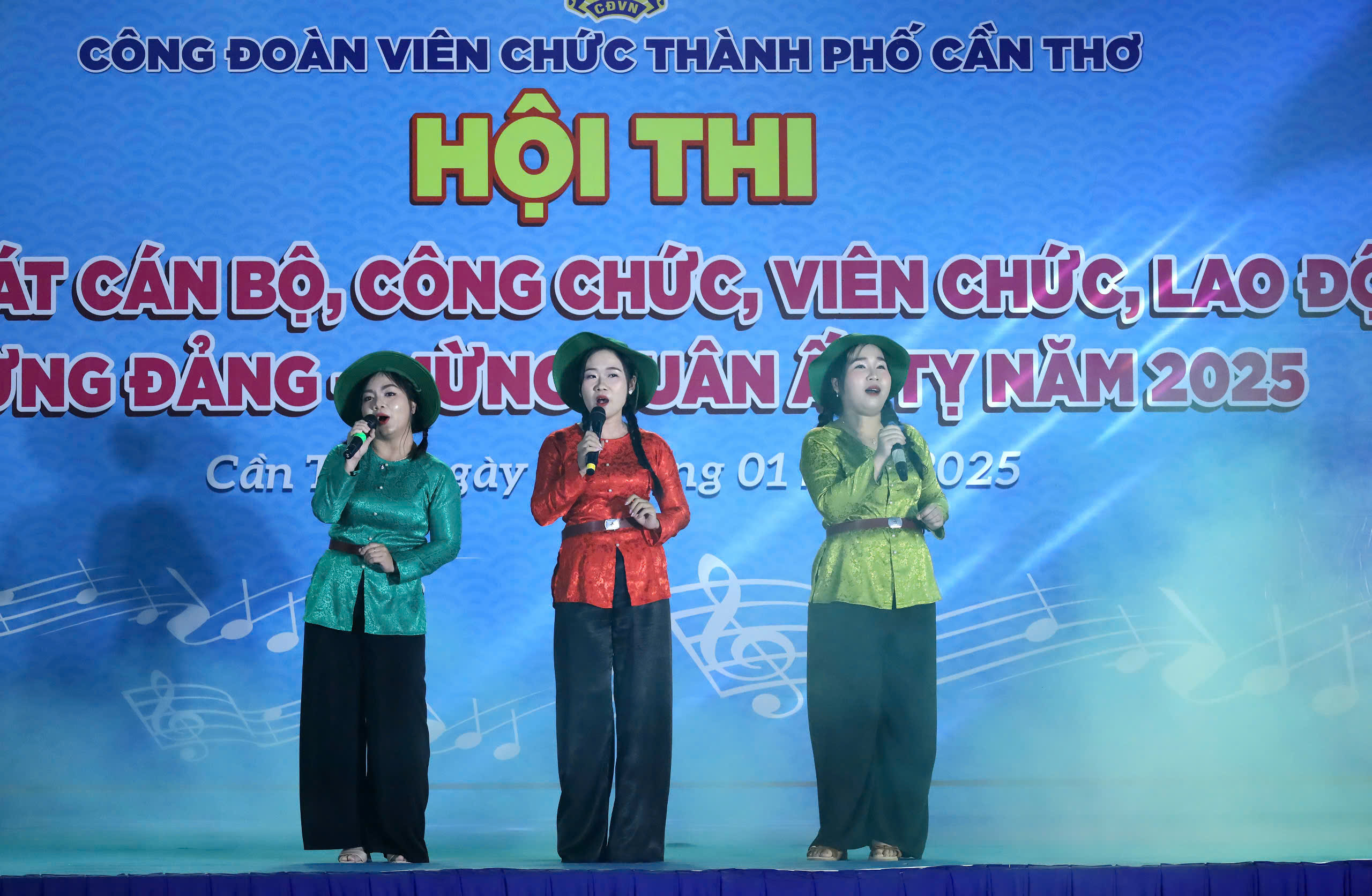 Các tiết mục dự thi 'Tiếng hát cán bộ, công chức, viên chức, lao động' mừng Đảng, mừng xuân Ất Tỵ năm 2025 do Công đoàn Viên chức TP. Cần Thơ tổ chức.