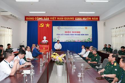 Đại tá Huỳnh Thanh Phương – Chủ tịch Hội Cựu chiến binh thành phố Cần Thơ phát biểu tại Hội nghị