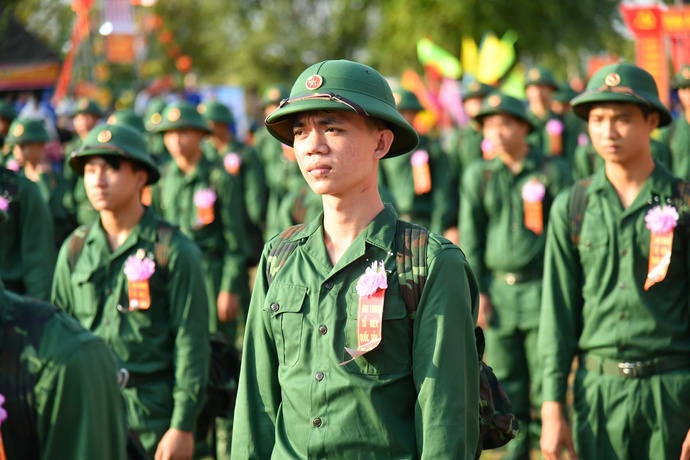 Thanh niên Kiên Giang lên đường nhập ngũ.