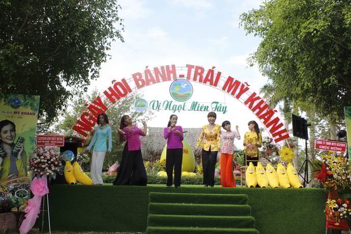 Chương trình biểu diễn lô tô Show