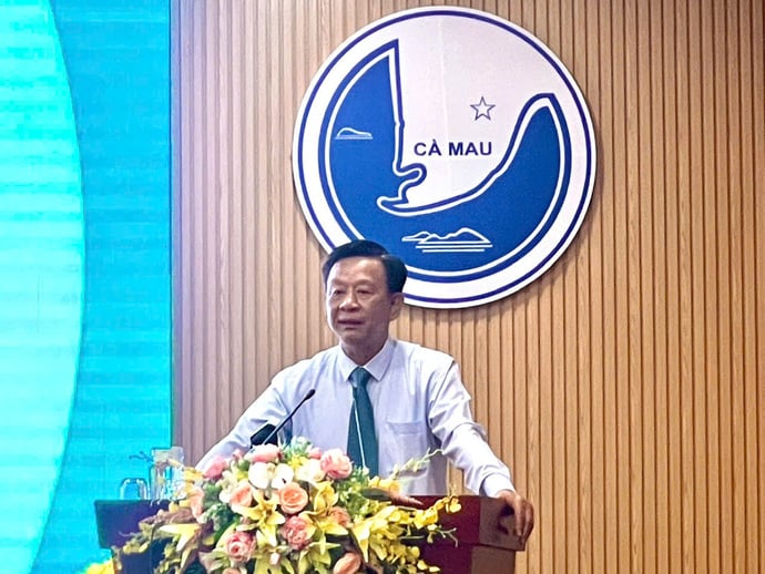 Ông Hồ Trung Việt – Trưởng Ban Tuyên giáo và Dân vận Tỉnh ủy Cà Mau phát biểu khai mạc tọa đàm.