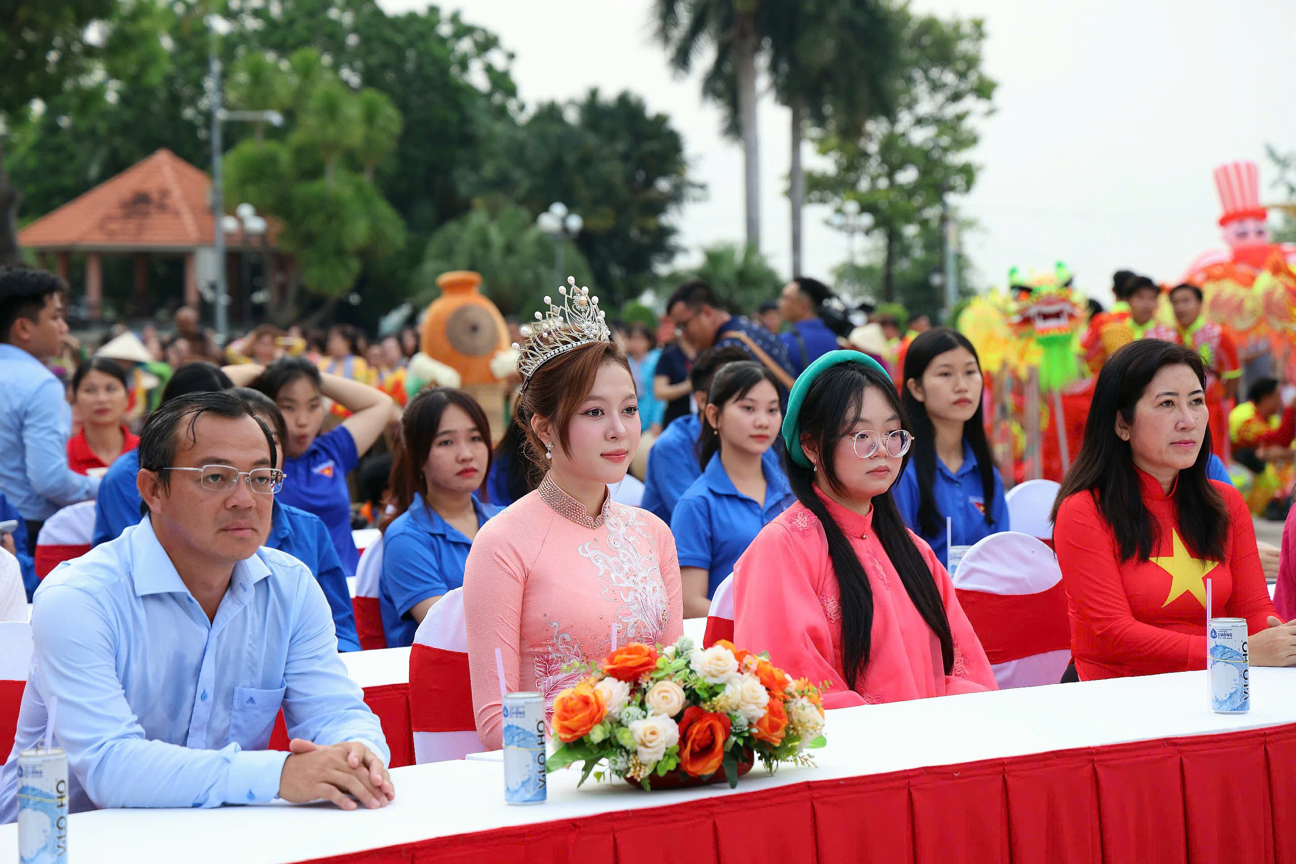 Hoa hậu Nguyễn Ngọc Kiều Duy - Hoa hậu Quốc gia Việt Nam 2024, Đại sứ Du lịch tỉnh Vĩnh Long tham dự chương trình.
