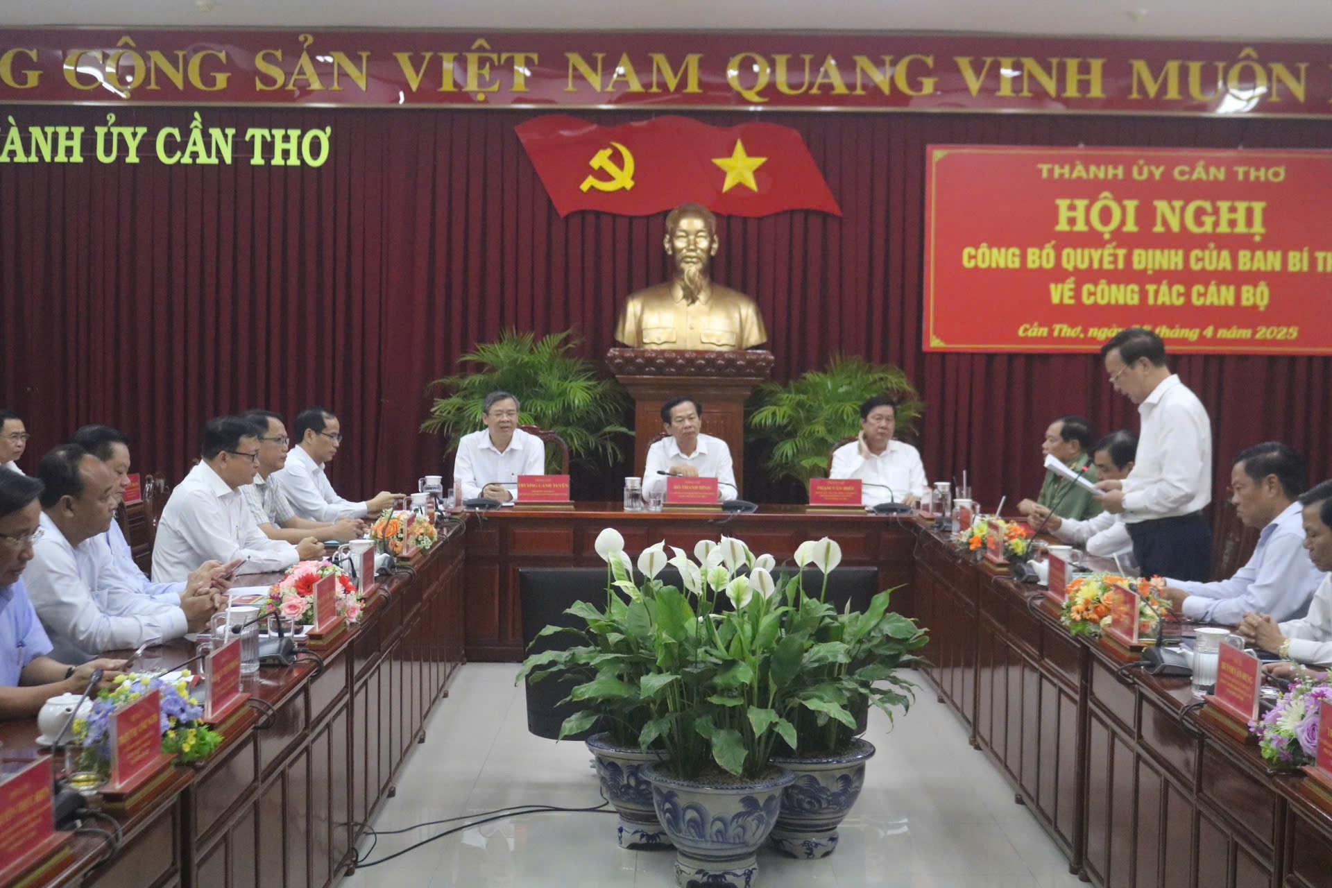 Quang cảnh hội nghị.