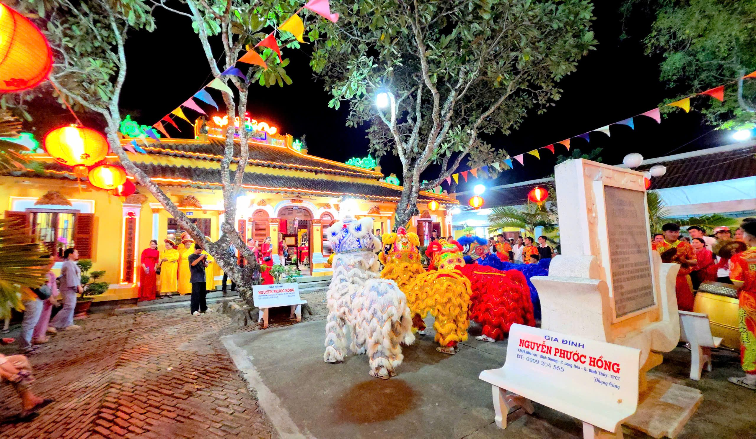 Đình được xây dựng vào năm 1844 và được vua Tự Đức phê sắc phong thần cho làng là Bổn Cảnh Thành Hoàng vào ngày 29 tháng 11 năm Nhâm Tý (1852).