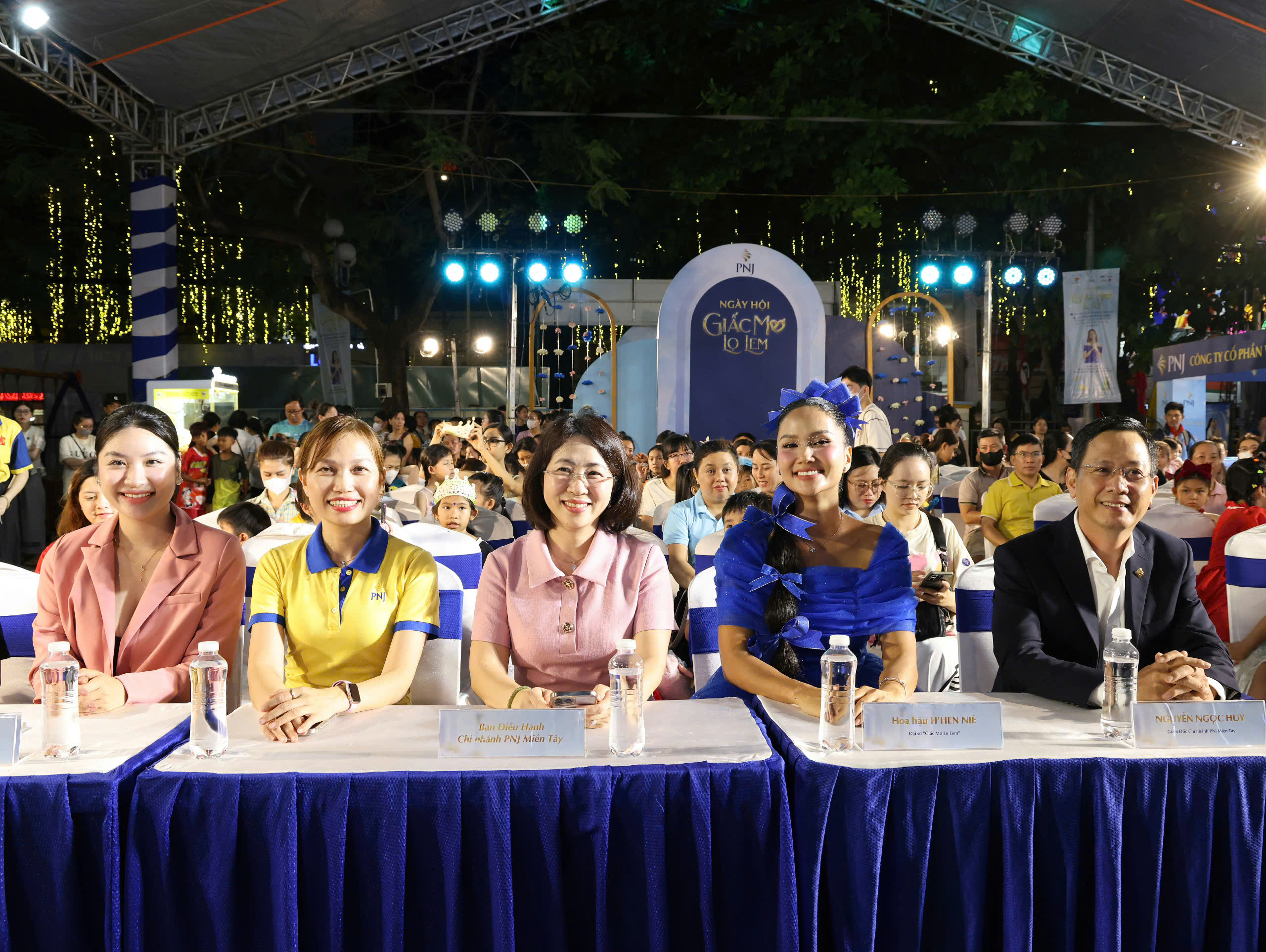 Các đại biểu tham gia Ngày hội Giấc Mơ Lọ Lem năm 2025 tại TP. Cần Thơ.