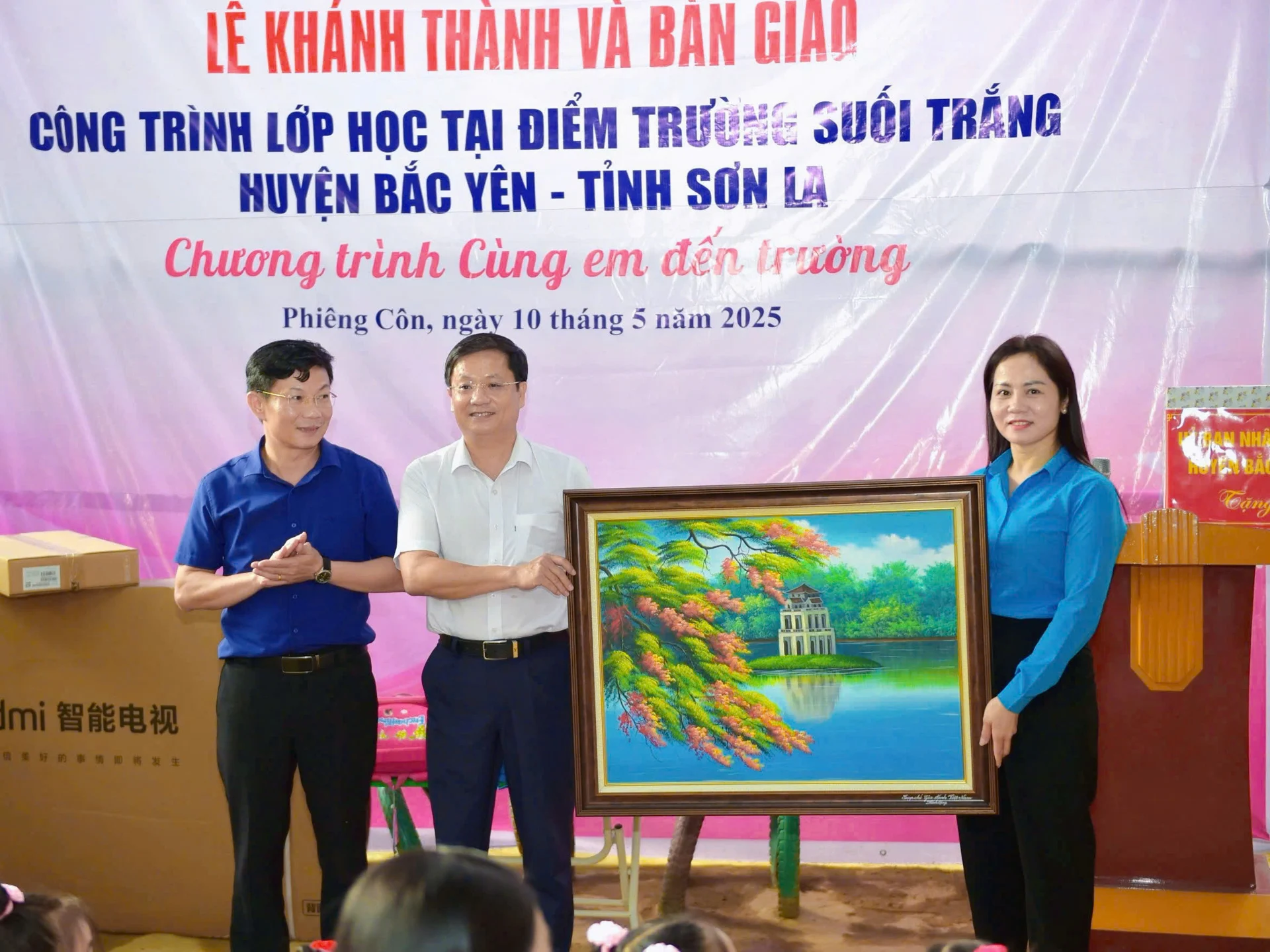 Tạp chí Gia đình Việt Nam tri ân sự đồng hành và hỗ trợ của Liên đoàn Lao động tỉnh Sơn La