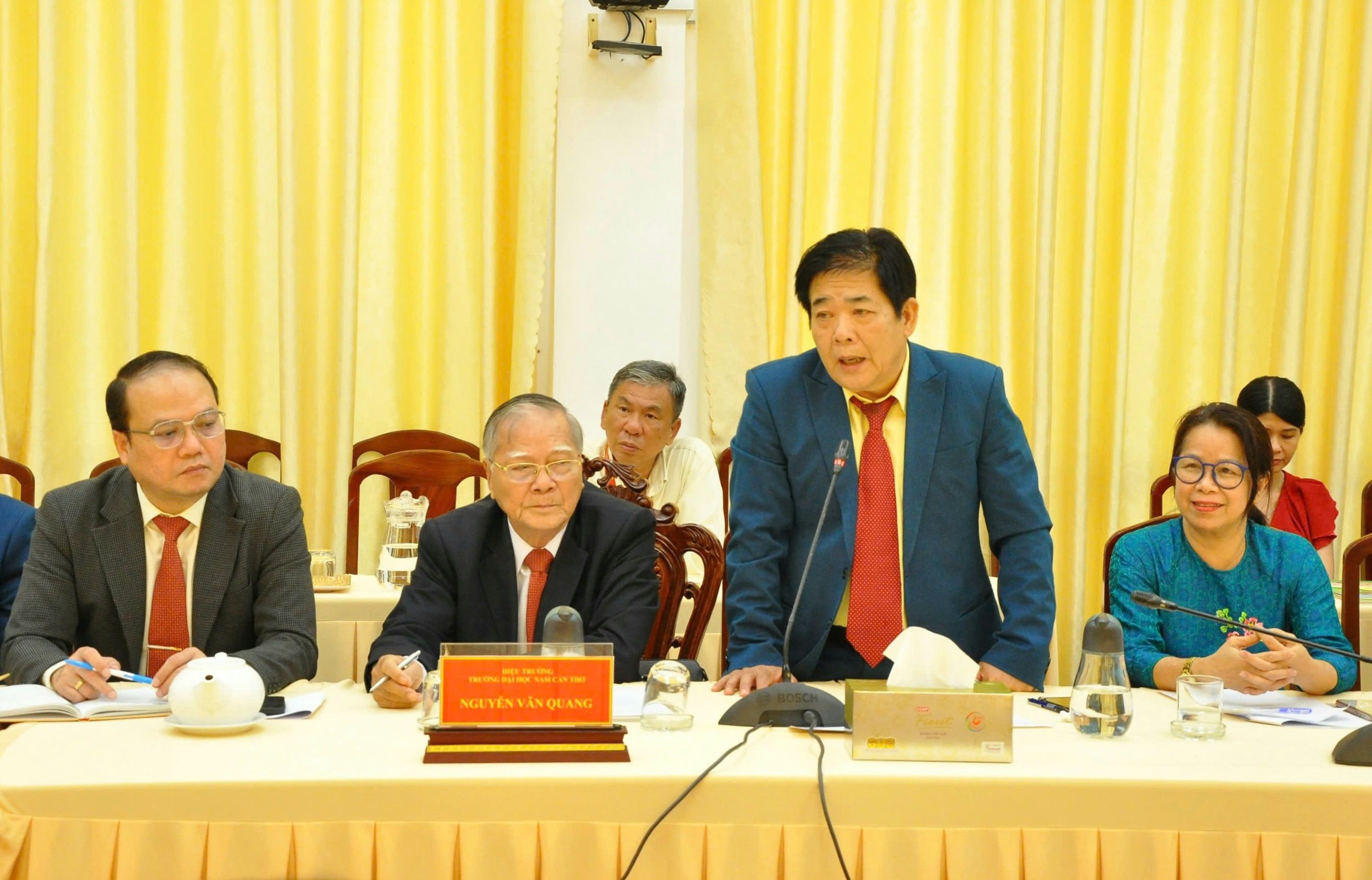 PGS.TS.BS Đàm Văn Cương - Giám đốc Bệnh viện Đại học Nam Cần Thơ phát biểu tại lễ ký kết.