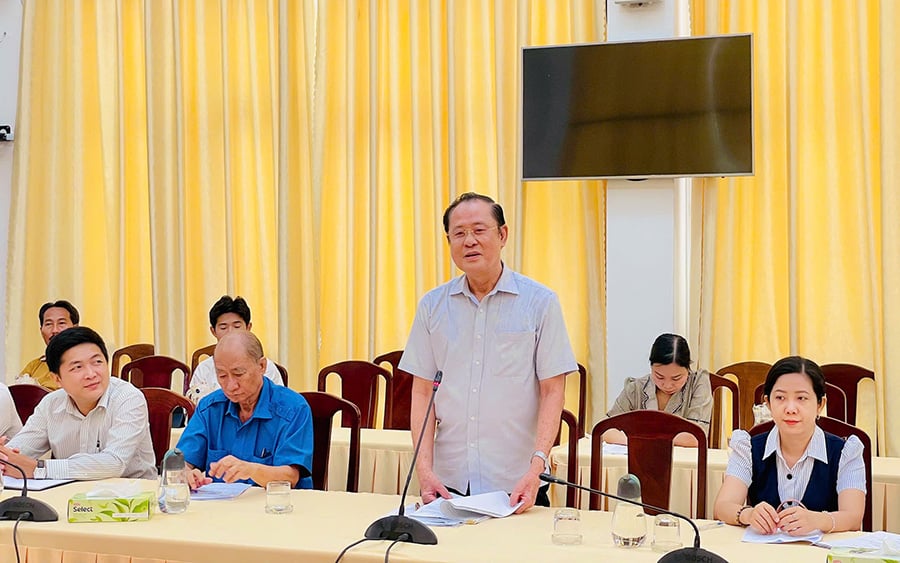 Các đại biểu tham dự, đóng góp ý kiến tại buổi tọa đàm
