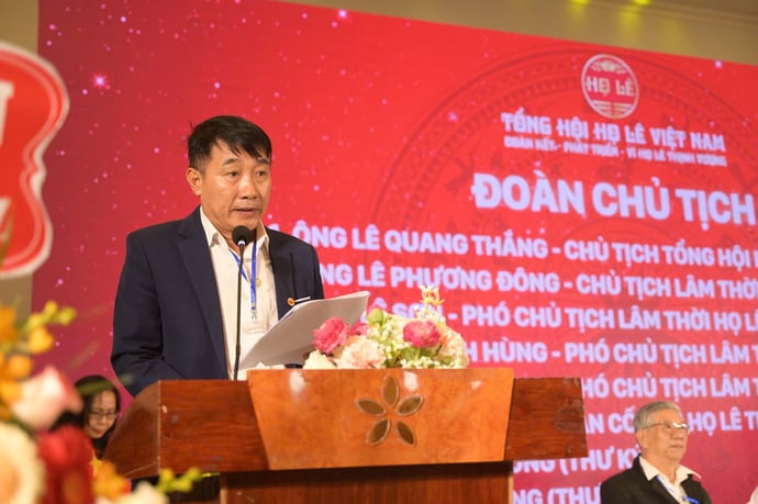 Ông Lê Phương Đông - Chủ tịch lâm thời Hội họ Lê TP. Cần Thơ phát biểu tại buổi Lễ.