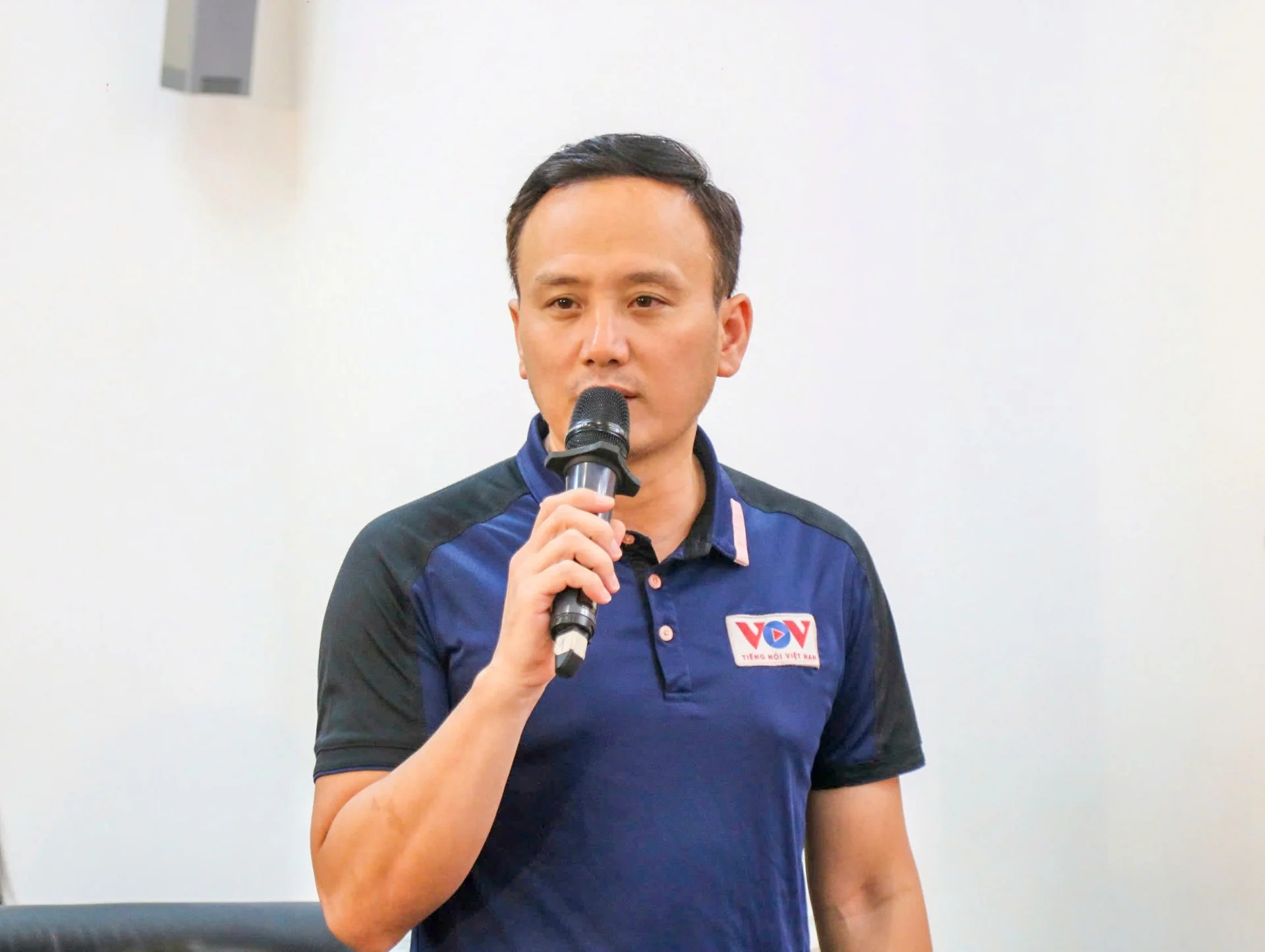 Đại diện các đội bóng chia sẻ tại buổi họp báo.