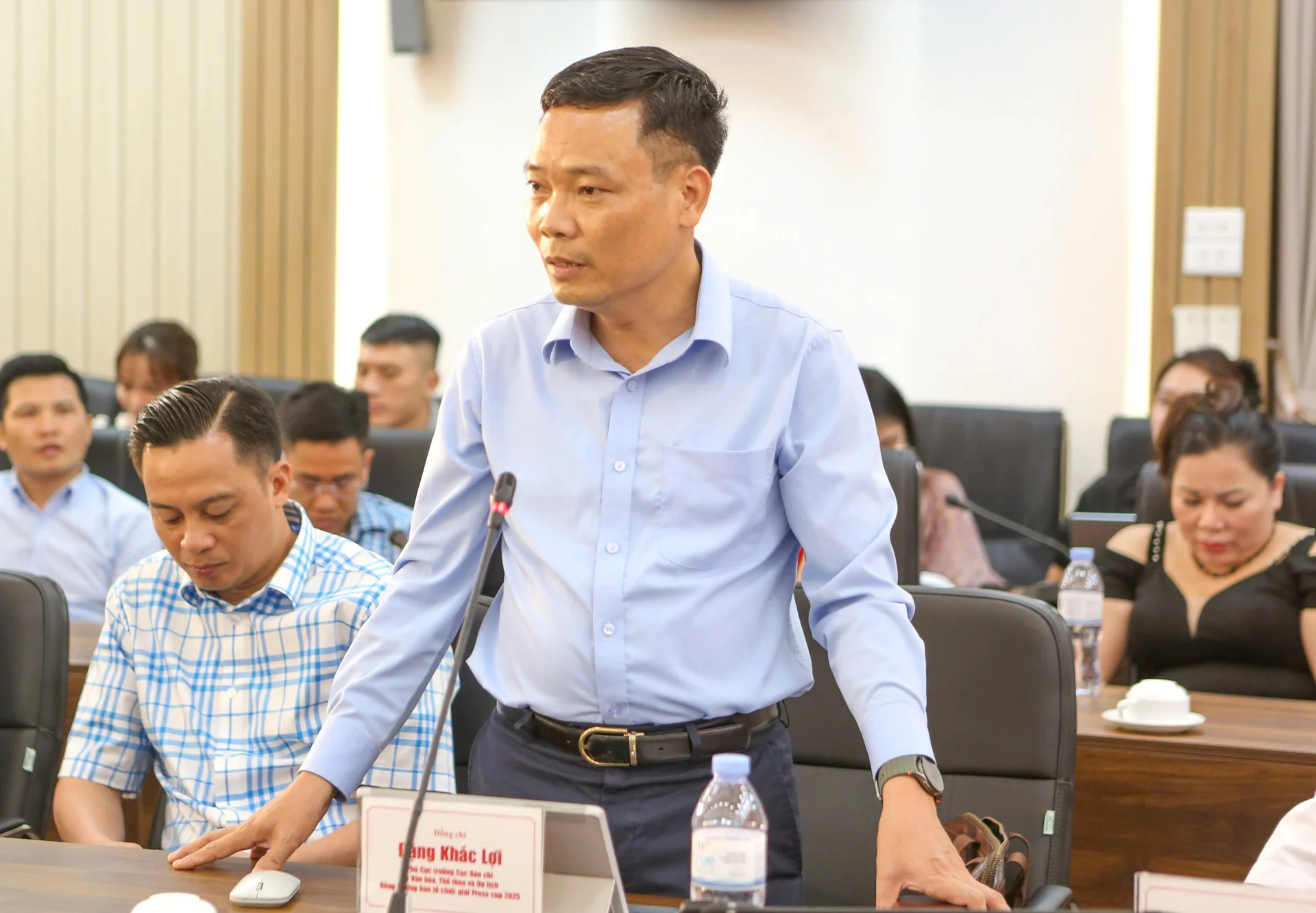 Ông Đặng Khắc Lợi - Phó Cục trưởng Cục Báo chí (Bộ Văn hóa, Thể thao và Du lịch), đồng Trưởng ban Tổ chức giải phát biểu tại buổi họp báo.