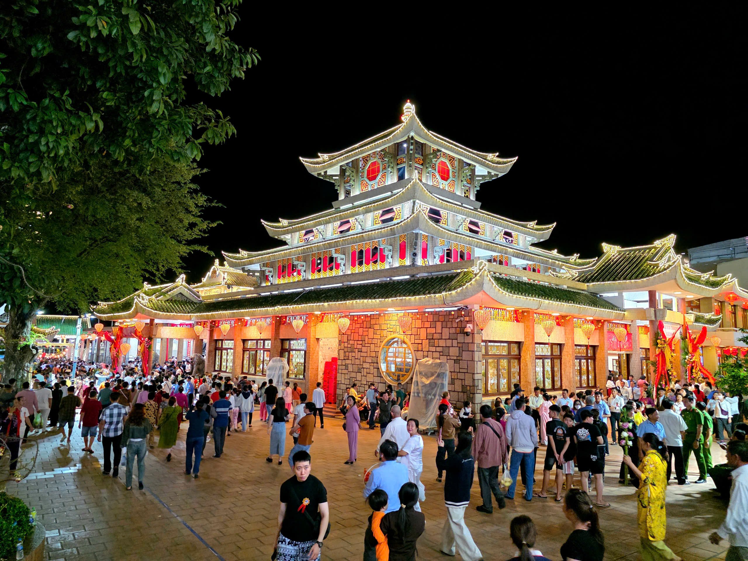 Lễ hội Vía Bà Chúa Xứ Núi Sam vừa được công nhận là Di sản văn hóa phi vật thể đại diện của nhân loại.