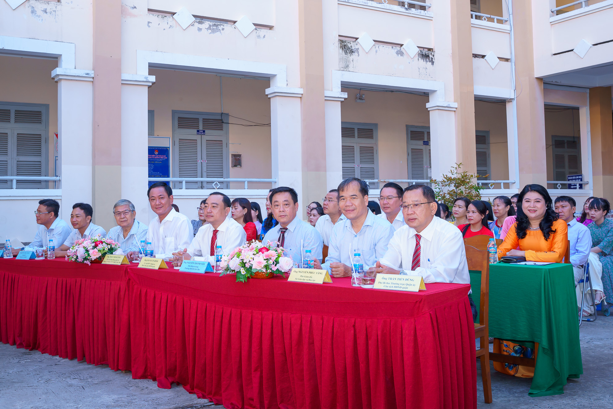 Các đại biểu tham dự lễ tổng kết năm học 2024 - 2025.