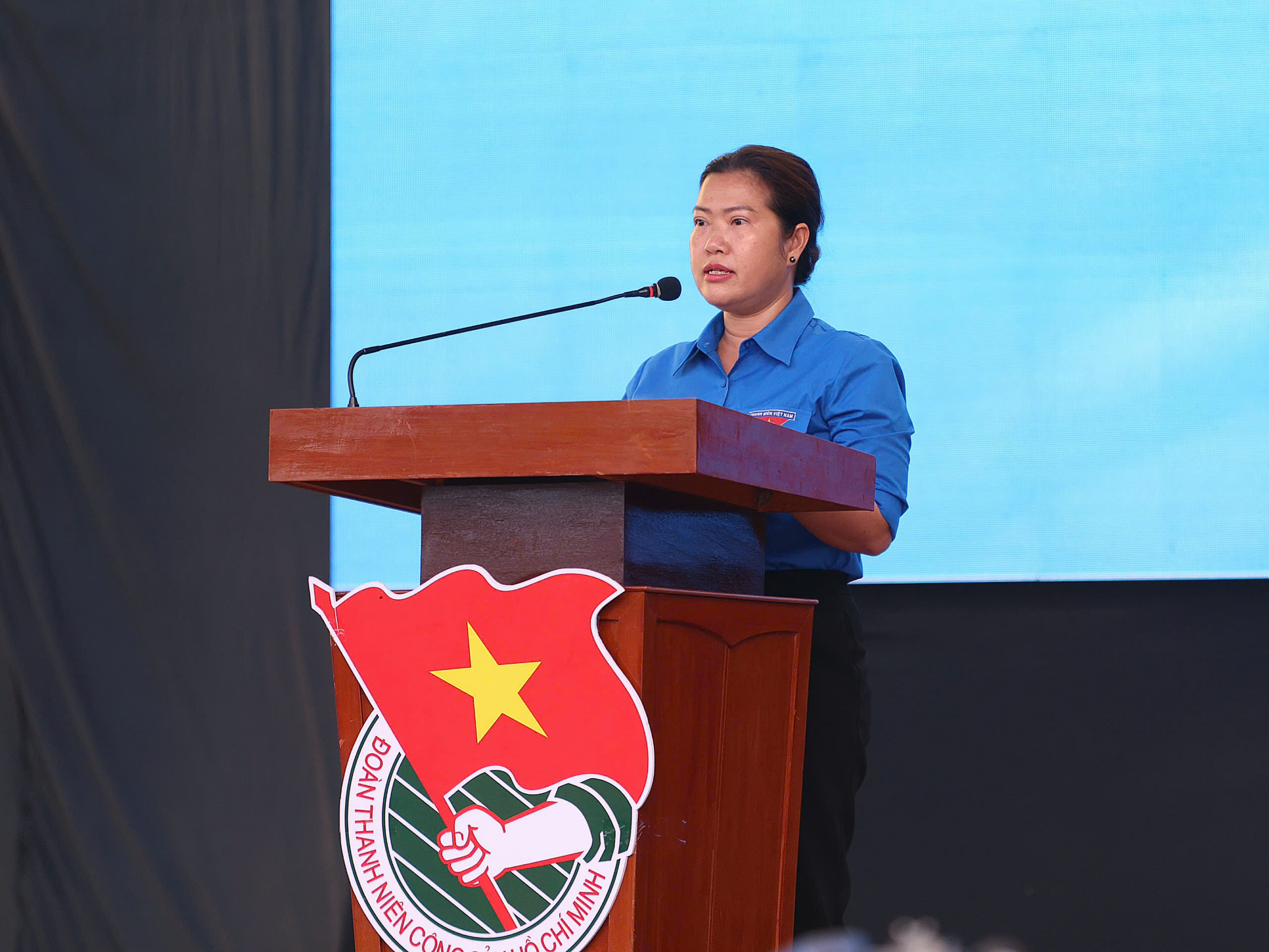 Bà Nguyễn Thị Ngọc Điệp - Phó Chủ tịch UBND TP. Cần Thơ phát biểu chỉ đạo tại lễ ra quân.