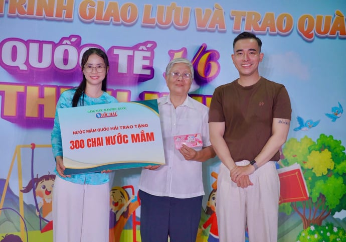Nước mắm Quốc Hải trao tặng 300 chai nước mắm cho bếp ăn của mái ấm