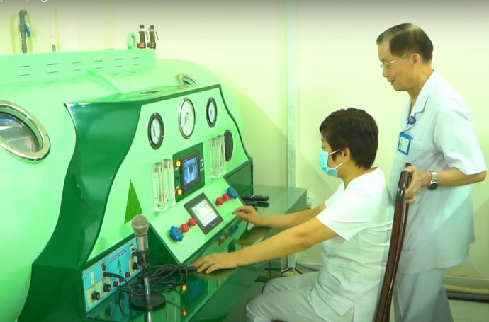 Theo bác sĩ Nguyễn Kim Phong, oxy cao áp giúp phục hồi nét tươi trẻ cho làn da một cách tích cực
