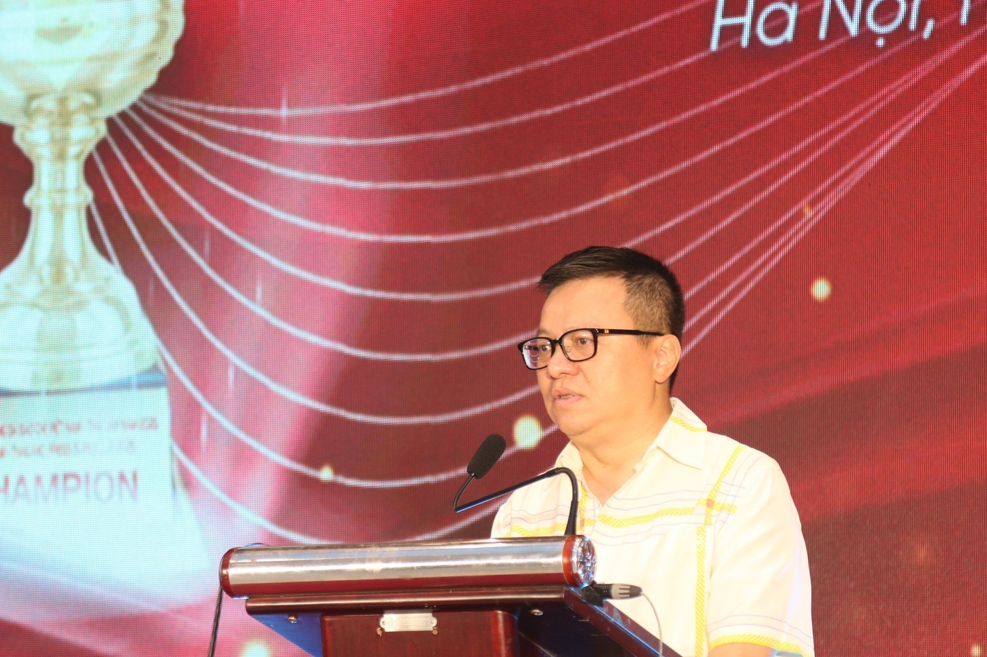 Ông Lê Quốc Minh - Ủy viên Trung ương Đảng, Tổng Biên tập Báo Nhân dân, Phó Trưởng ban Tuyên giáo và Dân vận Trung ương, Chủ tịch Hội Nhà báo Việt Nam phát biểu tại chương trình.