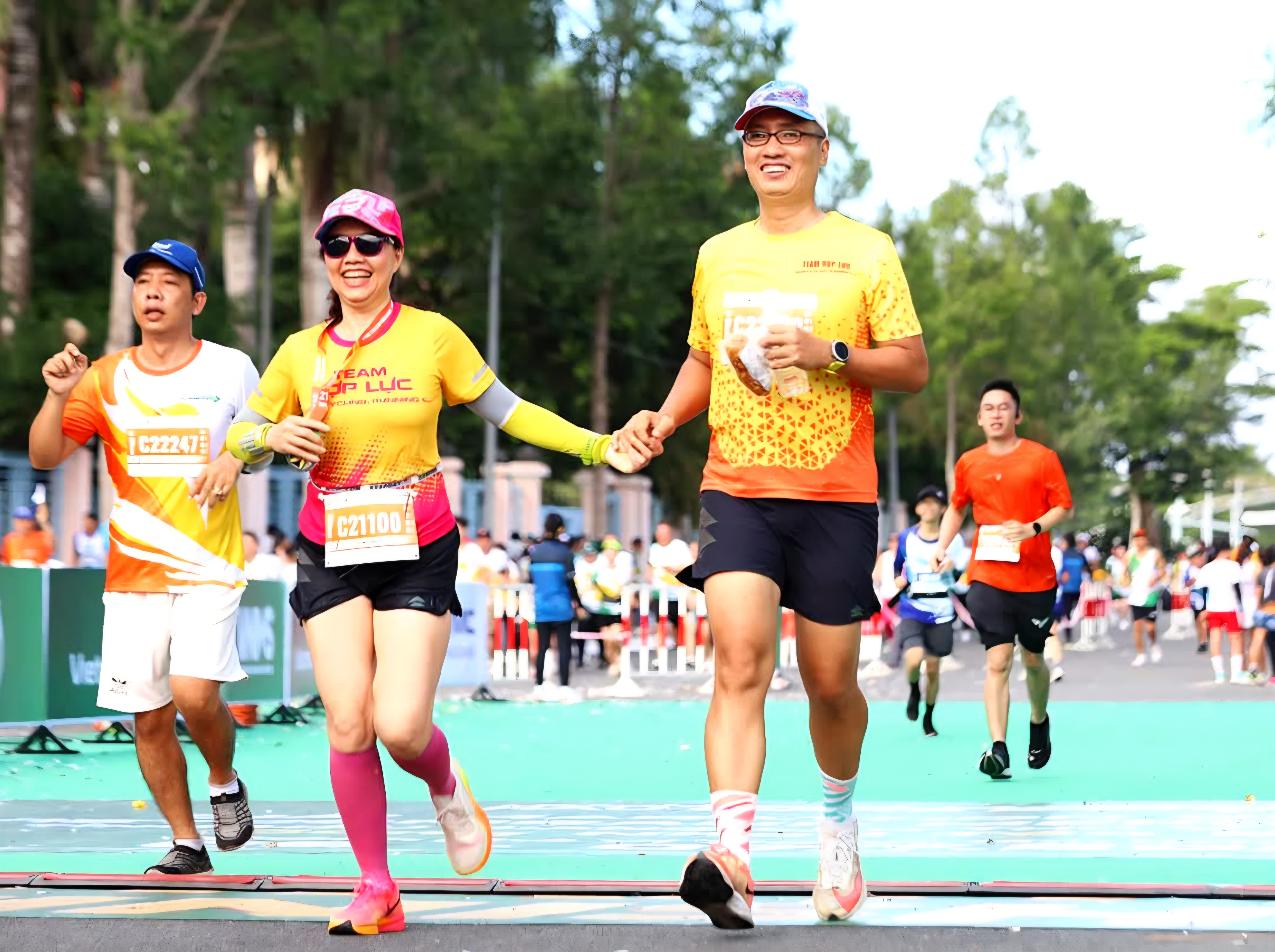Mekong Delta Marathon Hậu Giang không chỉ là một hoạt động rèn luyện sức khỏe, mà còn là dịp gắn kết tình thân.