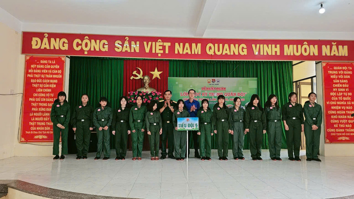 Các chiến sĩ nhí tại Lễ xuất quân lớp Học kỳ trong quân đội
